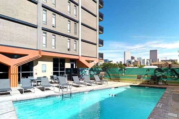 3D tour thumbnail for 1000 Grant pool.