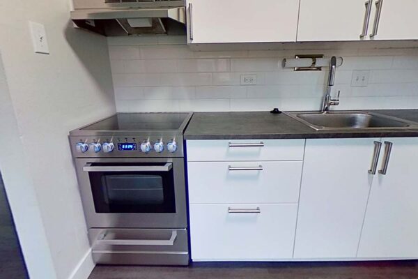 3D tour thumbnail for 1136 York unit 301.