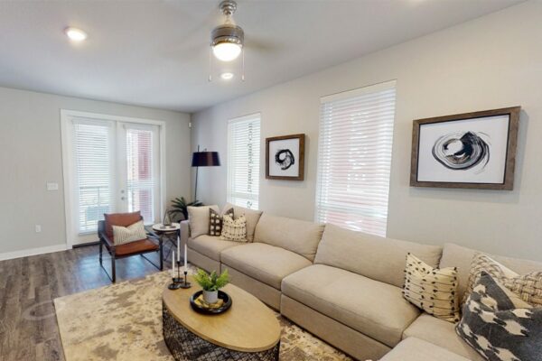 3D tour thumbnail for Dayton Station unit 3899.