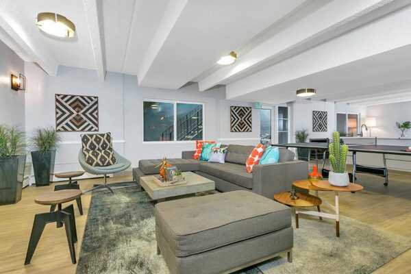 Image of 833 Dexter.