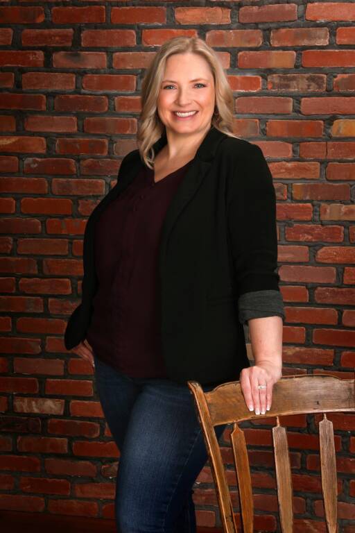 Ali Cole Headshot